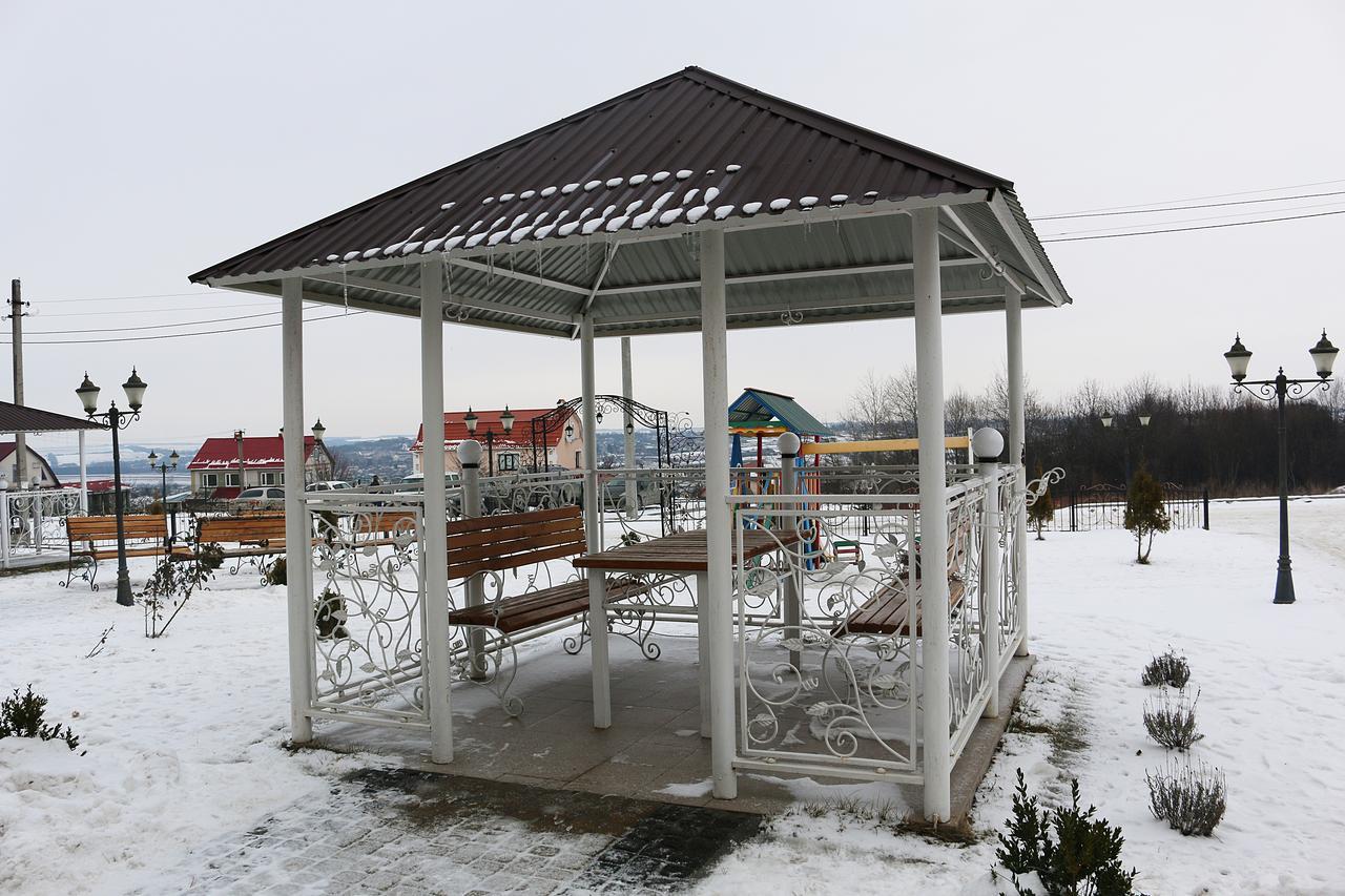 Vitapark Sonyachnyy Provans Sataniv Esterno foto